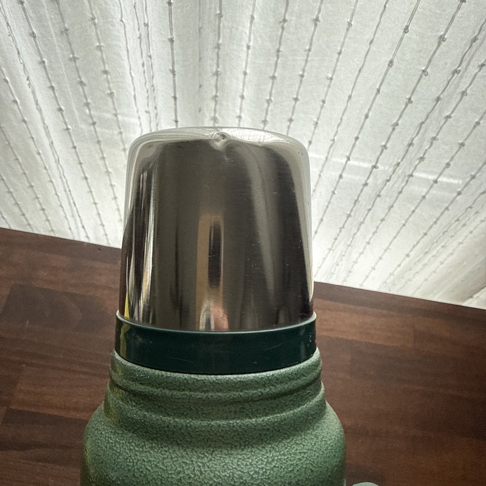 Vintage Classic Green STANLEY THERMOS-Vacuum Seal Bottle-1.1 Quart-1 Liter - Picture 2 of 6
